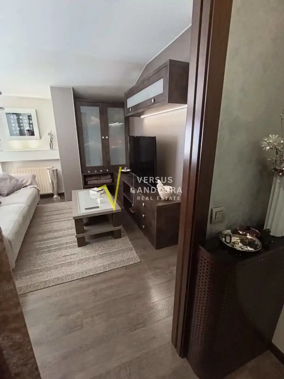 ÁTICO EN VENTA EN ENCAMP – TERRAZA DE 35 M², MUCHA LUZ Y EXCELENTE DISTRIBUCIÓN