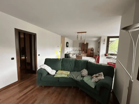 Exclusivo dúplex luminoso con jardines privados en Aldosa de la Massana