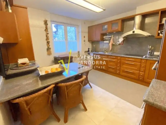 Casa en venta en Escaldes-Engordany – Chalet unifamiliar con vistas y garaje