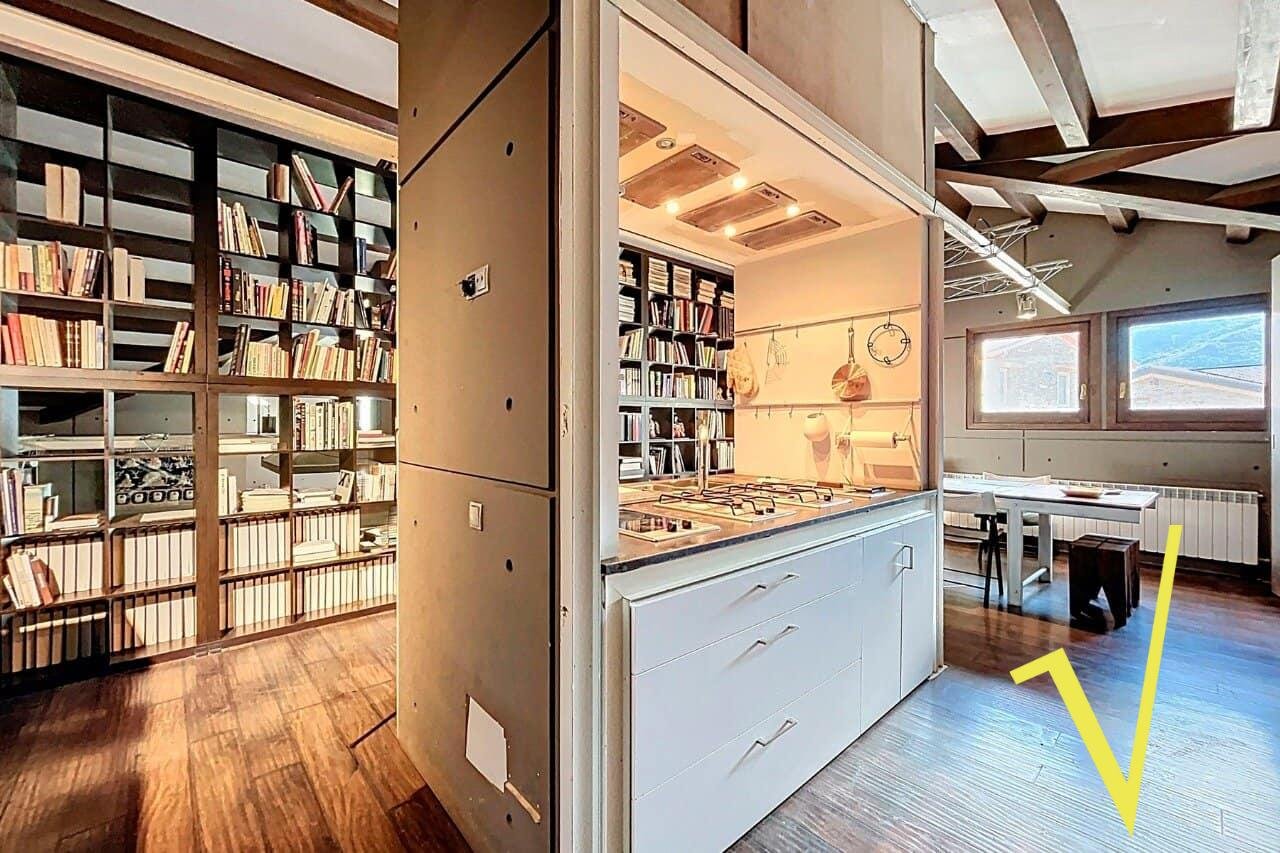 House for sale in La Massana with zen garden, sunny terrace and 390 m² of modern design