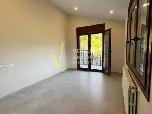 XALET D'OBRA NOVA A ESTRENAR A SANT JULIÀ (AIXIRIVALL) – VISTES OBERTES, JARDÍ I GRANS TERRASSES