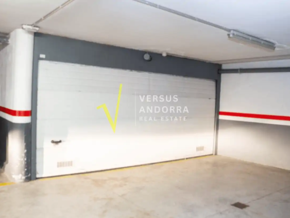 Piso luminoso con vistas al valle y box doble en venta en L’Aldosa de La Massana