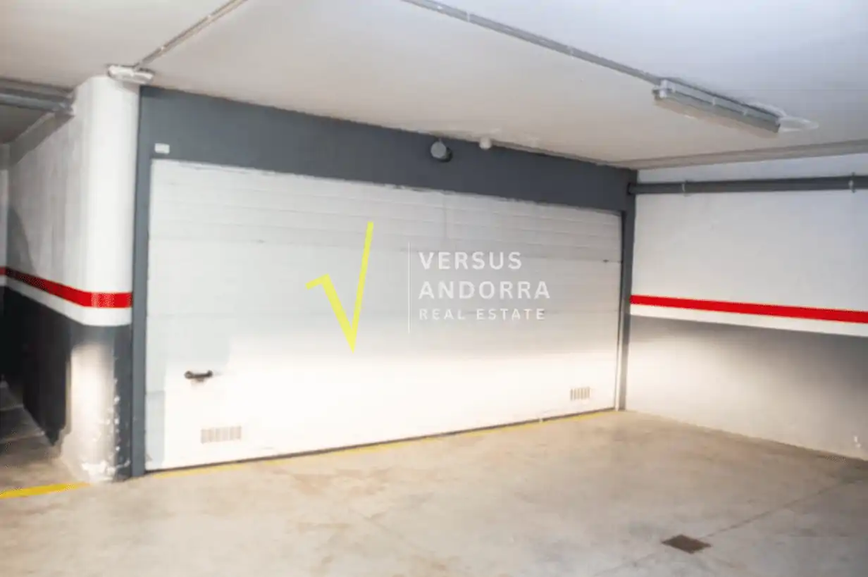 Piso luminoso con vistas al valle y box doble en venta en L’Aldosa de La Massana