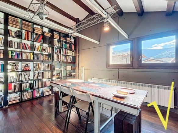 House for sale in La Massana with zen garden, sunny terrace and 390 m² of modern design