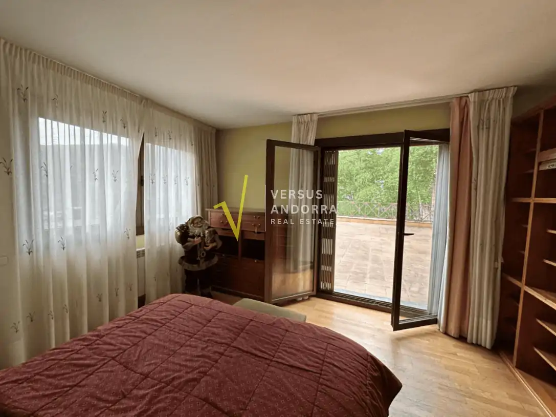 Exclusivo dúplex luminoso con jardines privados en Aldosa de la Massana