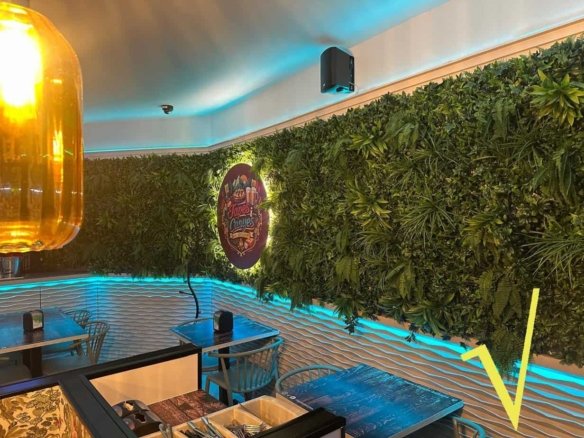 TRASPASO BAR-RESTAURANTE CON ENCANTO EN EL CENTRO DE ANDORRA LA VELLA – TOTALMENTE REFORMADO Y CON MUCHO ESTILO
