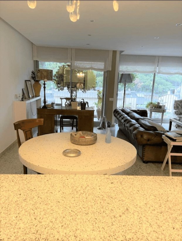 Piso de lujo reformado en venta en Andorra la Vella centro con terraza, parking y trasteros