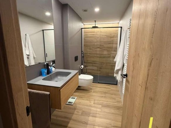 En el Tarter- piso de alto standing de obra reciente con spa, parking y servicios premium