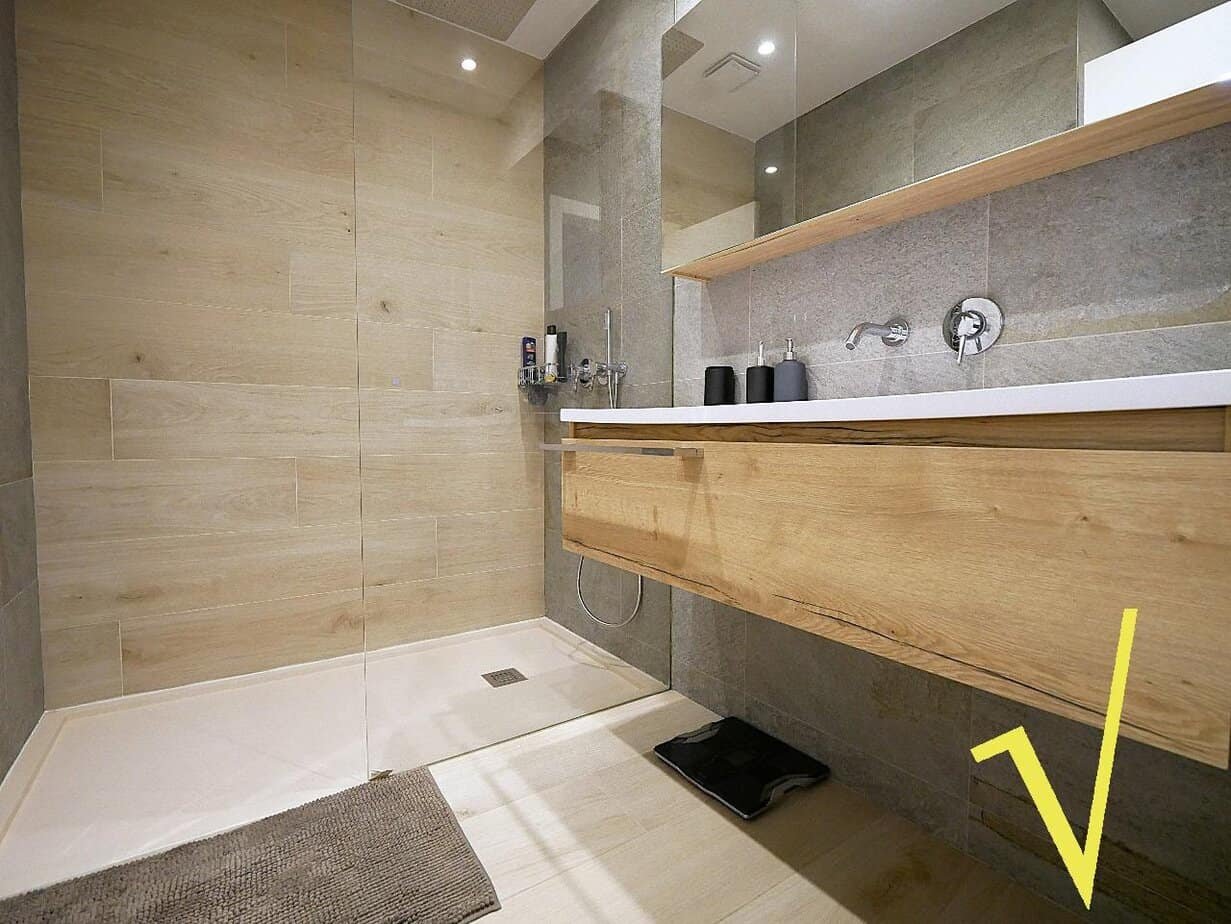 Exclusiva vivienda de lujo de 200 m² con terraza y 4 plazas de aparcamiento en Sant Ermengol, Andorra la Vella