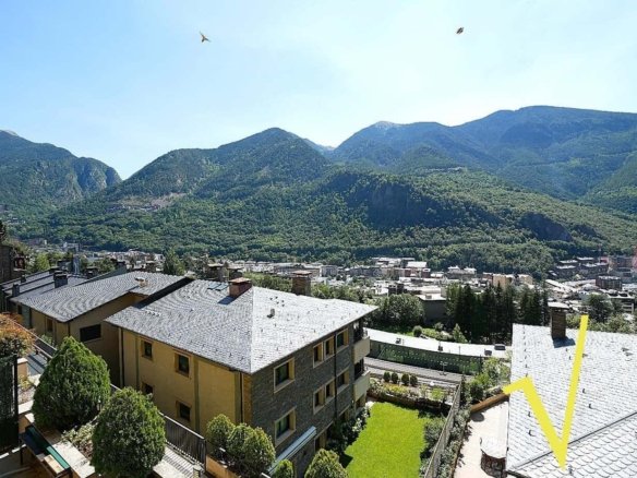 Exclusiva vivienda de lujo de 200 m² con terraza y 4 plazas de aparcamiento en Sant Ermengol, Andorra la Vella