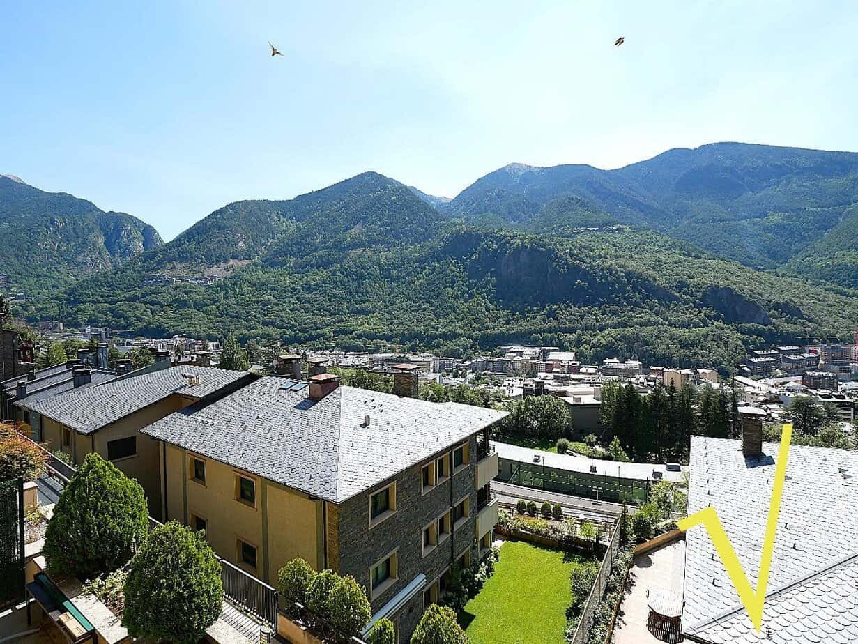 Exclusiva vivienda de lujo de 200 m² con terraza y 4 plazas de aparcamiento en Sant Ermengol, Andorra la Vella