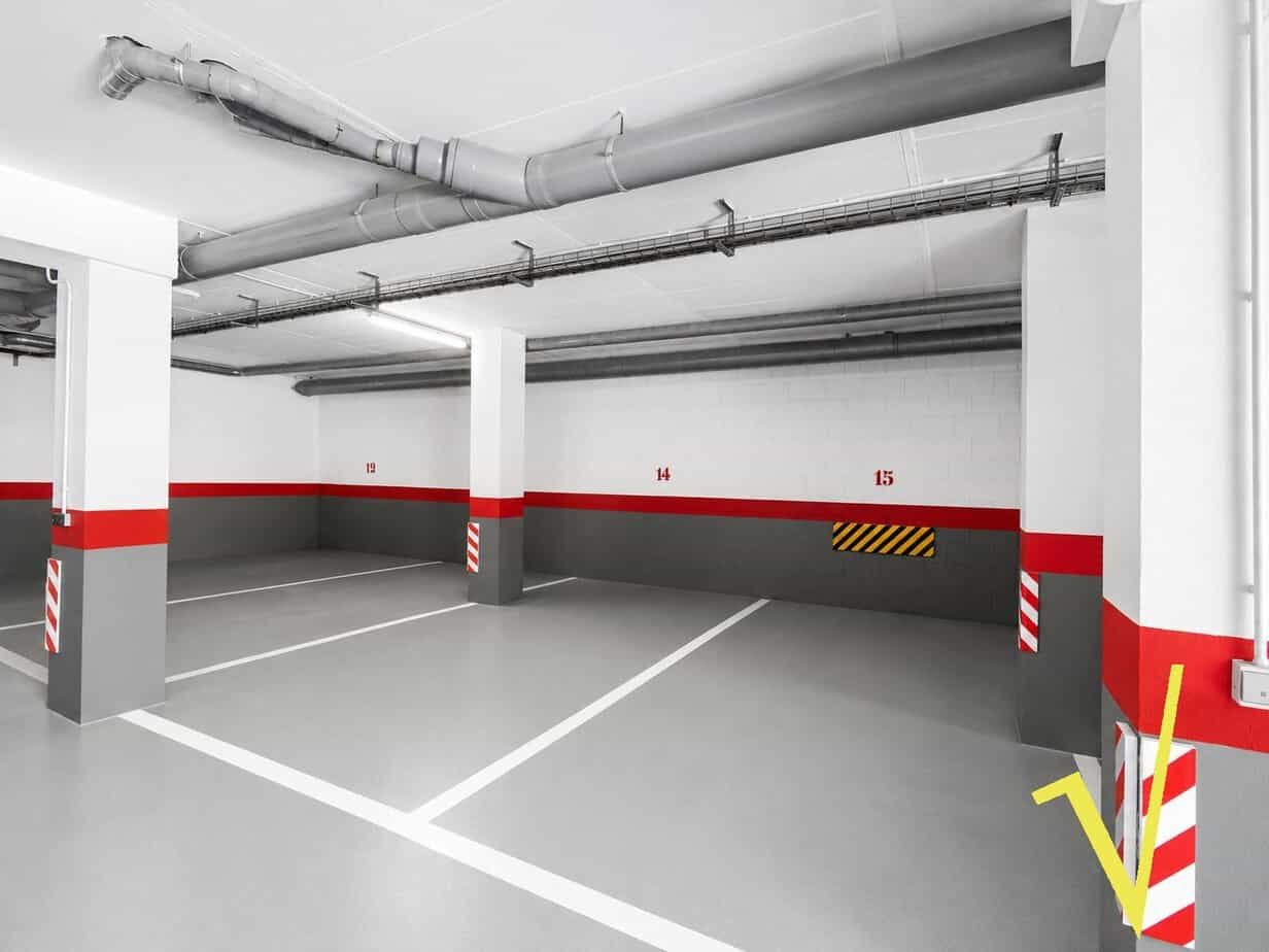 Piso en venta en Canillo de 2 habitaciones con balcón, parking y trastero