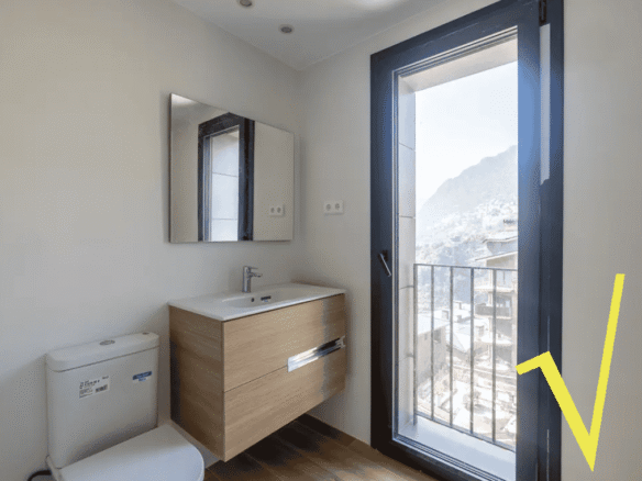 Piso en venta de 3 habitaciones con terraza y vistas despejadas en zona tranquila