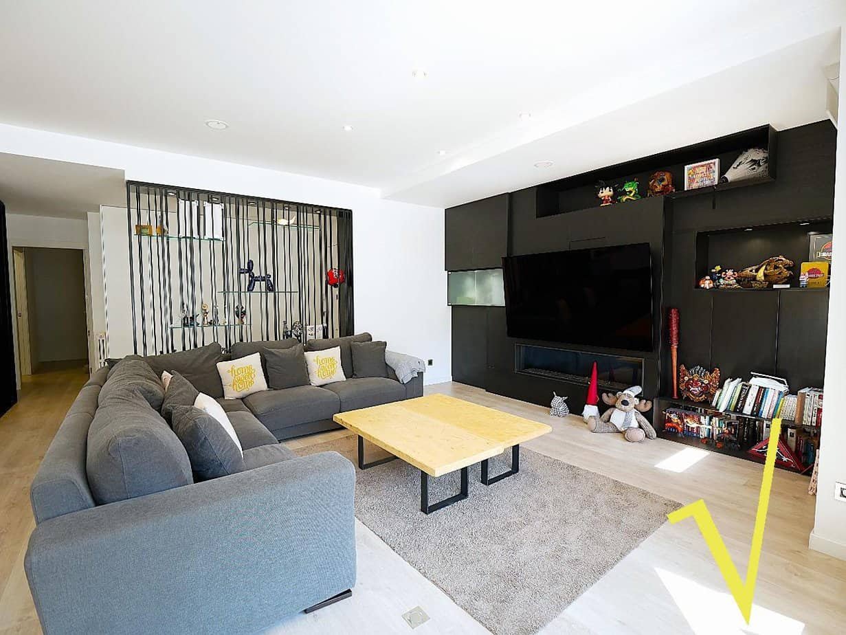 Exclusiva vivienda de lujo de 200 m² con terraza y 4 plazas de aparcamiento en Sant Ermengol, Andorra la Vella