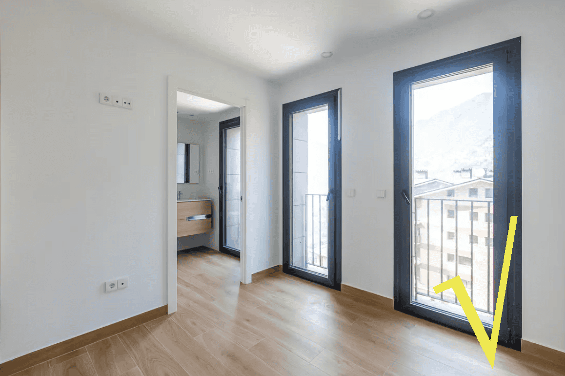 Piso en venta de 3 habitaciones con terraza y vistas despejadas en zona tranquila