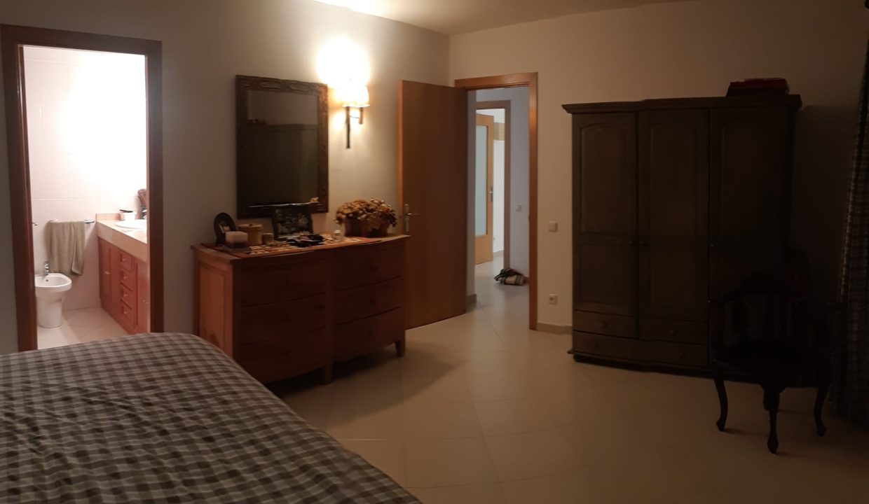Piso 4 habitaciones venta versus andorra (11)