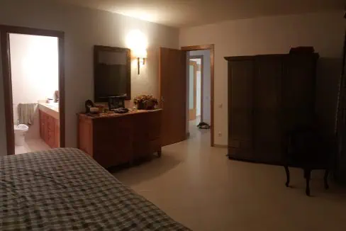 Piso 4 habitaciones venta versus andorra (11)