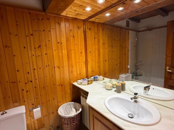 PLANTA BAJA EN ORDINO + JARDÍN PRIVADO + 3 HABITACIONES + CHIMENEA + PARKING