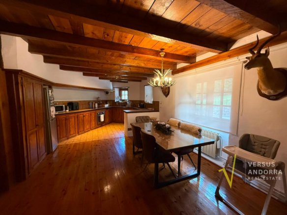 PLANTA BAJA EN ORDINO + JARDÍN PRIVADO + 3 HABITACIONES + CHIMENEA + PARKING