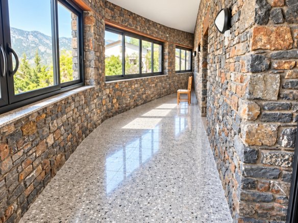 CASA INDEPENDENT A SANT JULIÀ + 703 M² + 7 HABITACIONS + 3 GARAJES + POTENCIAL DE DESENVOLUPAMENT