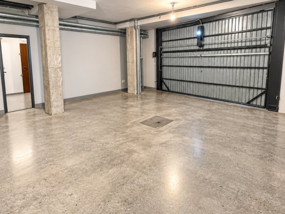 CASA INDEPENDENT A SANT JULIÀ + 703 M² + 7 HABITACIONS + 3 GARAJES + POTENCIAL DE DESENVOLUPAMENT
