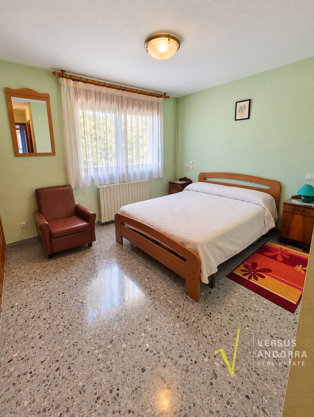 CASA INDEPENDENT A SANT JULIÀ + 703 M² + 7 HABITACIONS + 3 GARAJES + POTENCIAL DE DESENVOLUPAMENT