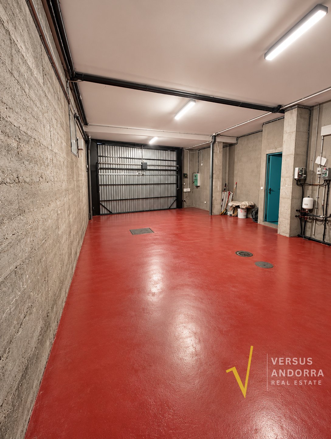 CASA INDEPENDENT A SANT JULIÀ + 703 M² + 7 HABITACIONS + 3 GARAJES + POTENCIAL DE DESENVOLUPAMENT