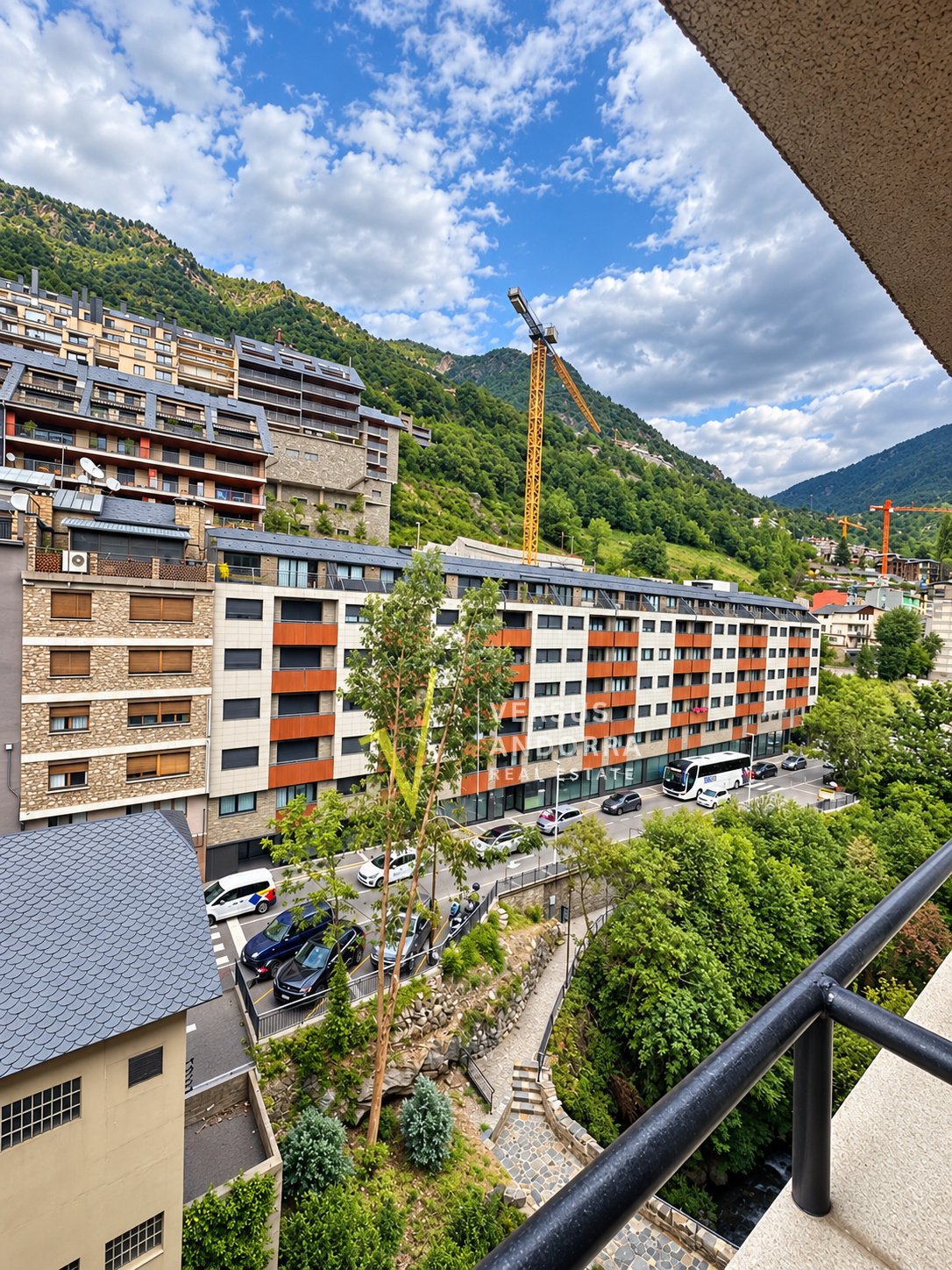PISO EN VENTA EN EL CENTRO DE ESCALDES + 3 HABITACIONES + 3 BAÑOS + PARKING