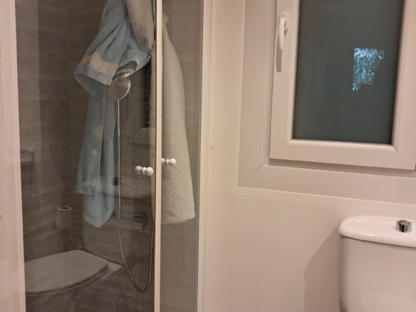 PISO REFORMADO DE 3 HABITACIONES + 2 BAÑOS + TERRAZA CERRADA + PARKING DOBLE EN ENCAMP