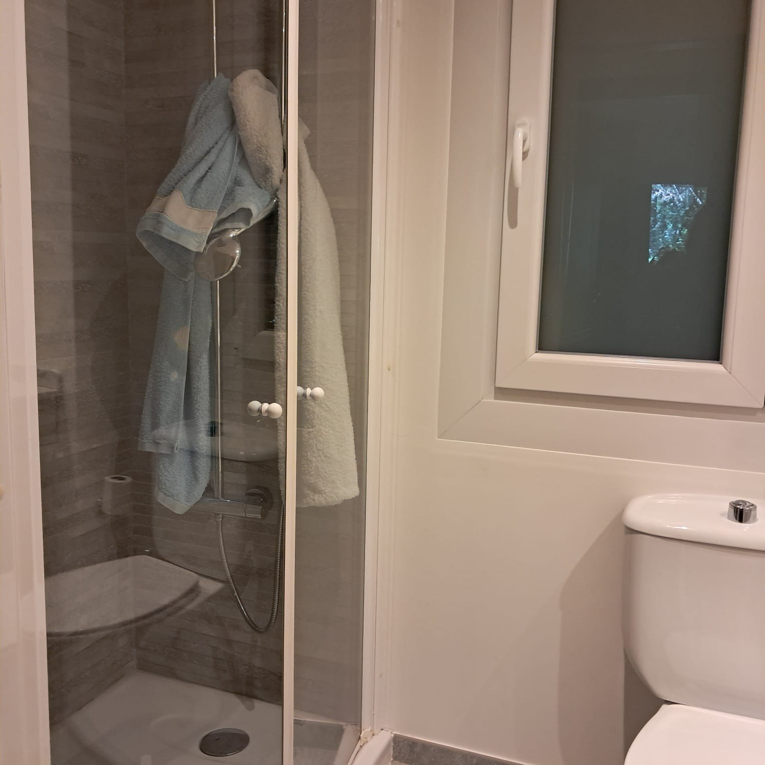 PISO REFORMADO DE 3 HABITACIONES + 2 BAÑOS + TERRAZA CERRADA + PARKING DOBLE EN ENCAMP