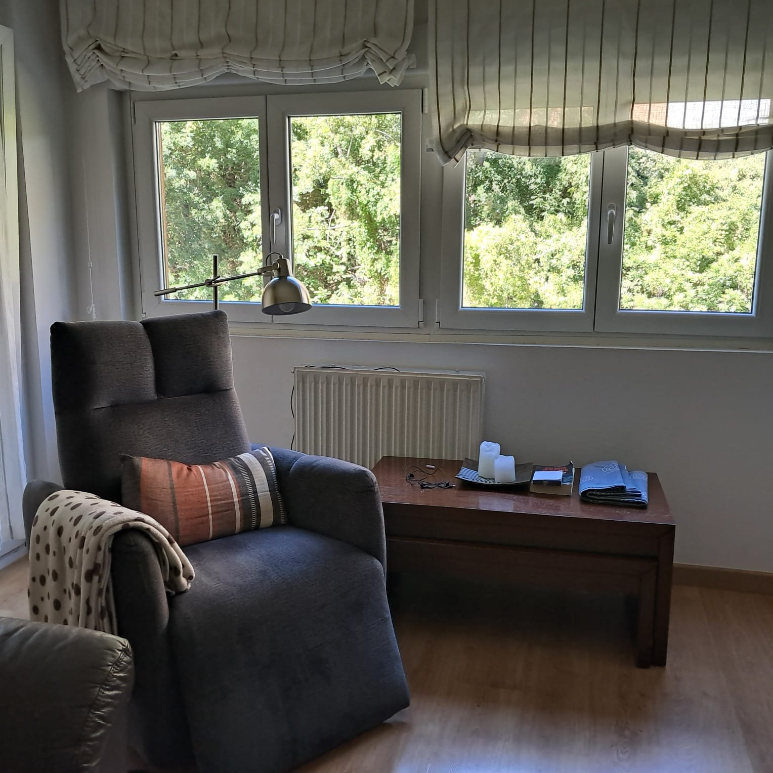 PISO REFORMADO DE 3 HABITACIONES + 2 BAÑOS + TERRAZA CERRADA + PARKING DOBLE EN ENCAMP