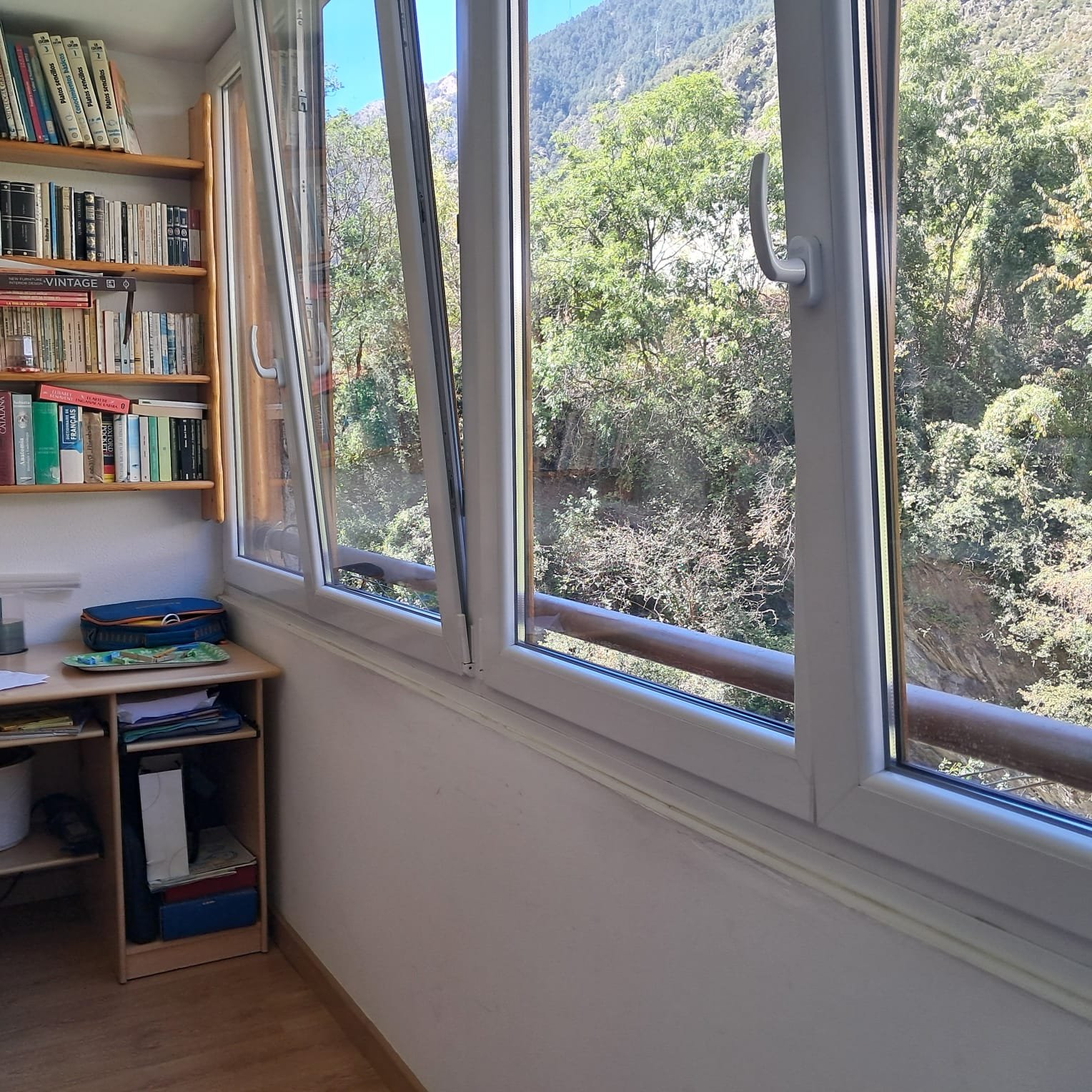 PISO REFORMADO DE 3 HABITACIONES + 2 BAÑOS + TERRAZA CERRADA + PARKING DOBLE EN ENCAMP